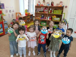 Группа "Малышок" поздравляет своих пап с  Днем защитника Отечества!.